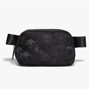 *Rare* lululemon everywhere belt bag